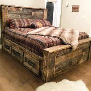 تخت خواب چوبی دو نفره با طرح متفاوت